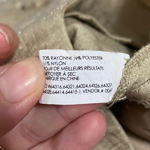 Club Monaco Metallic Gold Cuffed Shorts Size 0 - Picture 7 of 8